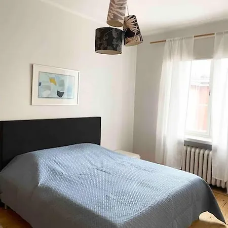 Ullanlinna Big In The Heart Of